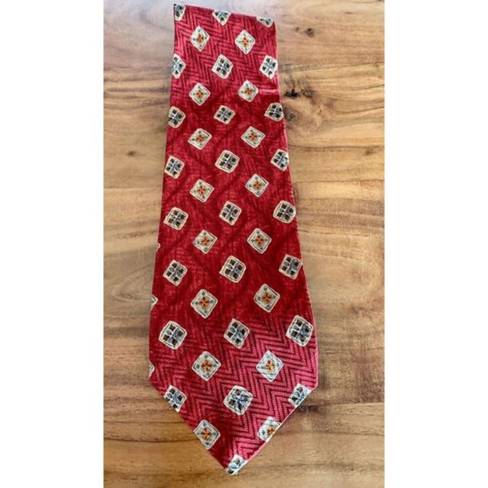 Robert Talbott 100% Silk Red Geometric Foulard Tie Handmade Hand Sewn In USA